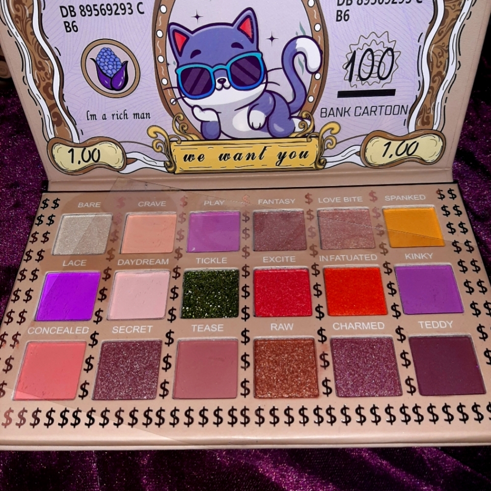 Make up pallet